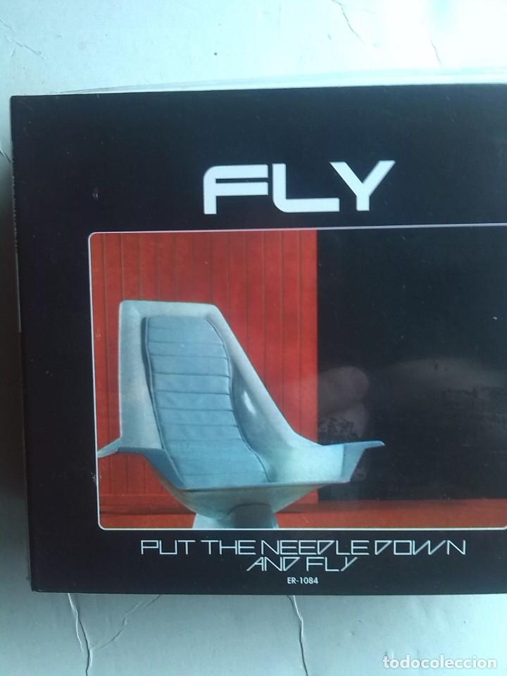 CDs de m&uacute;sica: FLY - PUT THE NEEDLE DOWN AND FLY synth pop - Foto 1