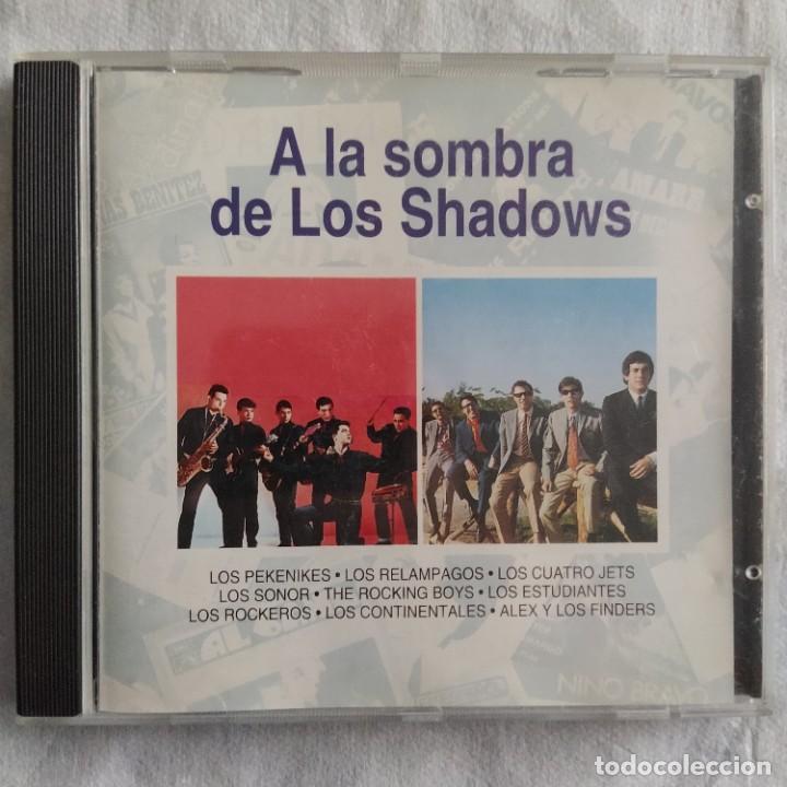 CDs de m&uacute;sica: A la Sombra de Los Shadows (CD) - Foto 1