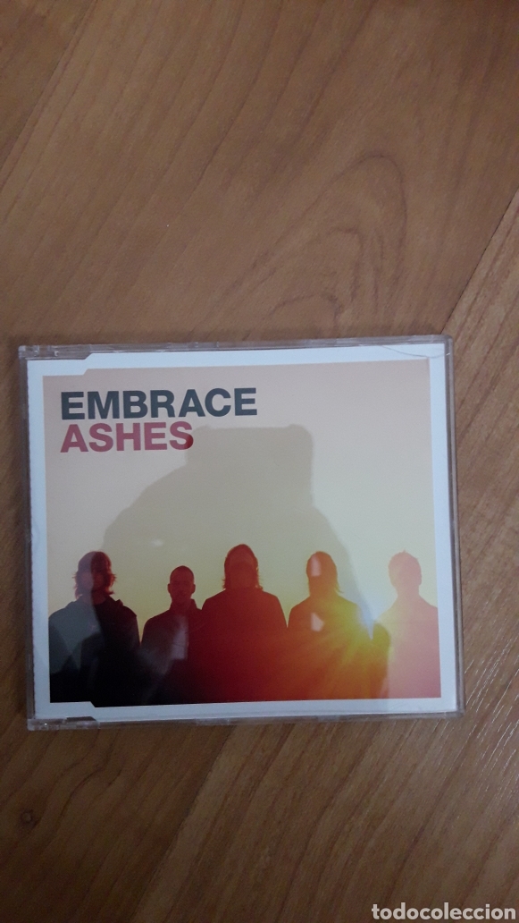 CDs de m&uacute;sica: EMBRACE. ASHES - Foto 1