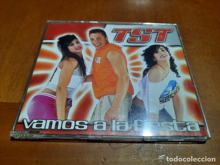 Musik-CDs: TST (LATIN). VAMOS A LA FIESTA. CD PROMO EN CAJA ESTRECHA CON 3 TEMAS. BUEN ESTADO. DIFICIL