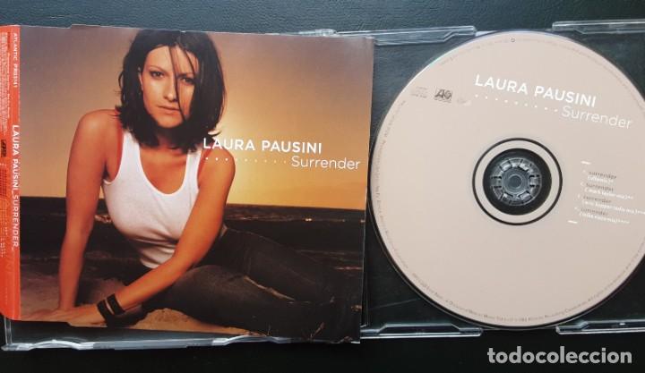 CDs de m&uacute;sica: CD SINGLE LAURA PAUSINI, SURRENDER, 4 VERSIONES - Foto 1