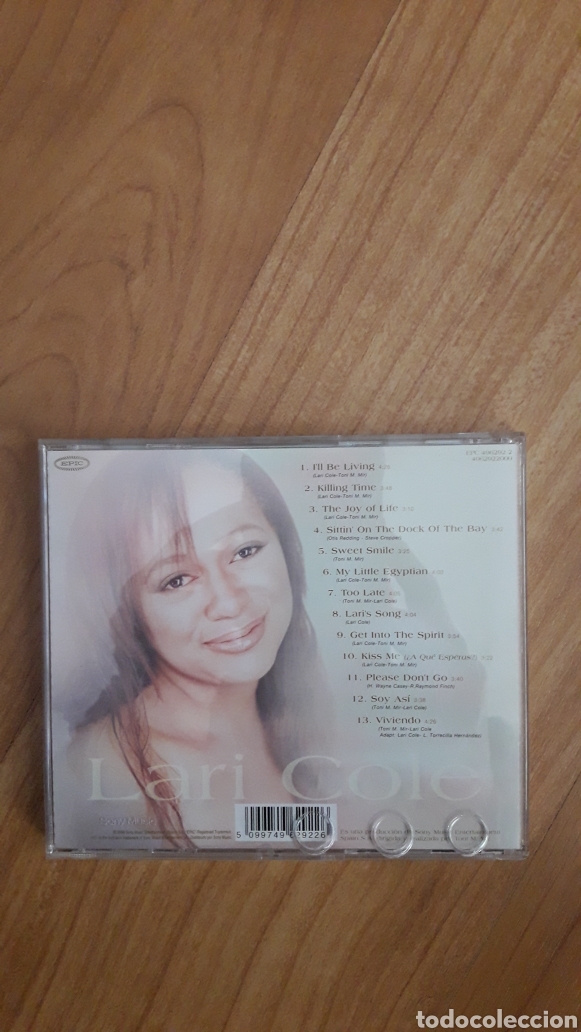 CDs de m&uacute;sica: LARI COLE. VIVIENDO - Foto 2