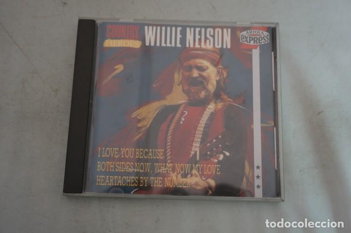 CDs de m&uacute;sica: CD - WILLIE NELSON - COUNTRY HEROES - Foto 1