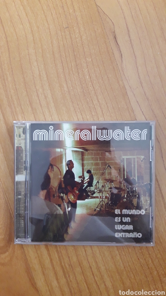 CD di Musica: MINERALWATER. EL MUNDO ES UN LUGAR EXTRA&Ntilde;O