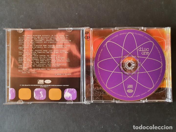 CDs de m&uacute;sica: EVERYBODY DANCE !: Remixed Dance Classics. 2CDS 1998 Atlantic. - Foto 2