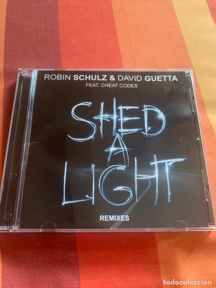 CDs de m&uacute;sica: ROBIN SCHULZ & DAVID GUETTA FEAT. CHEAT CODES - SHED A LIGHT (REMIXES) - IMPORTADO COREA DEL SUR - Foto 1