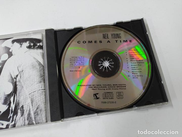 CDs de m&uacute;sica: NEIL YOUNG. COMES A TIME. - CD. TDKCD81 - Foto 2