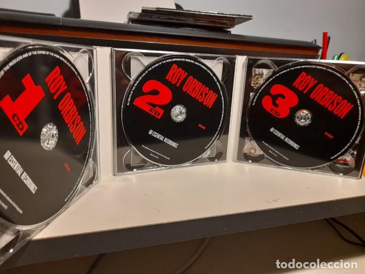 CDs de m&uacute;sica: TRIPLE CD : ROY ORBISON - 60 ESSENTIAL RECORDINGS - Foto 2