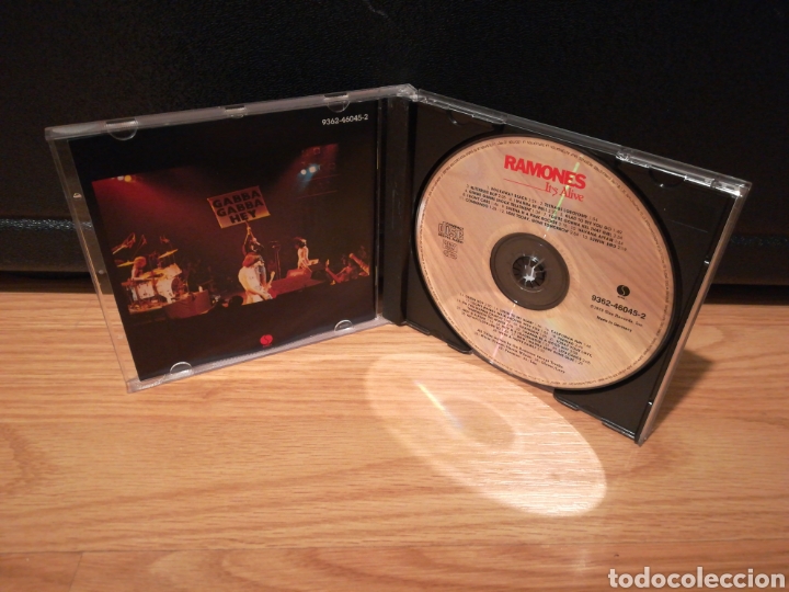 CDs de m&uacute;sica: RAMONES - Its alive - Foto 2