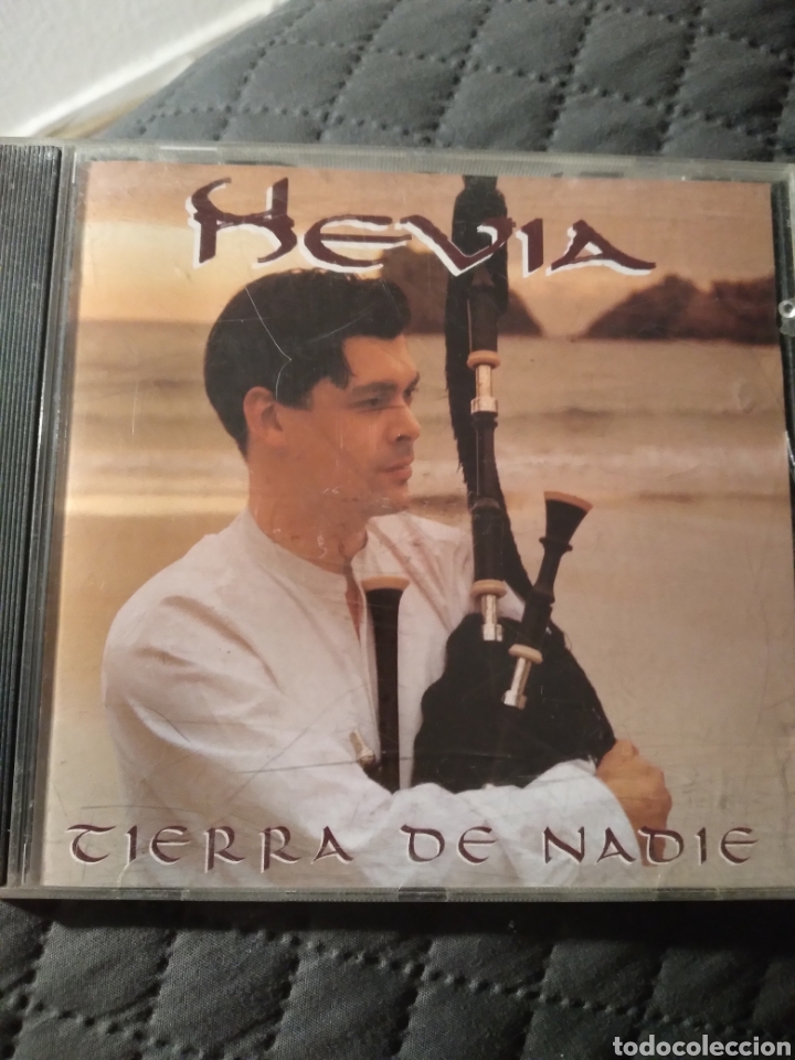 CDs de m&uacute;sica: Cd HEVIA &rdquo;TIERRA DE NADIE&rdquo; - Foto 1
