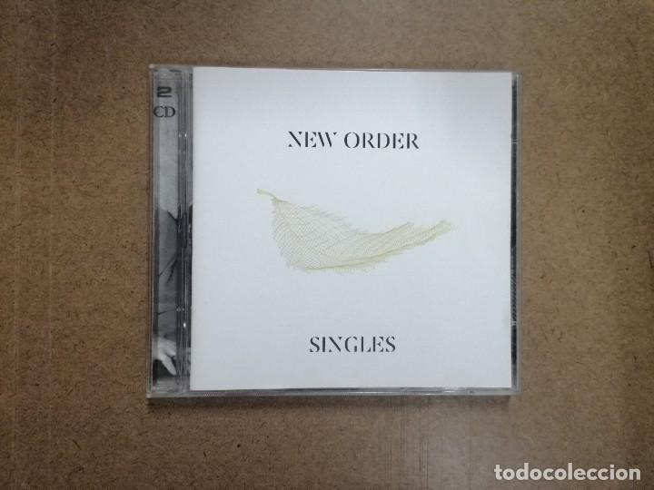 CDs de m&uacute;sica: NEW ORDER - SINGLES - 2CDS - Foto 1