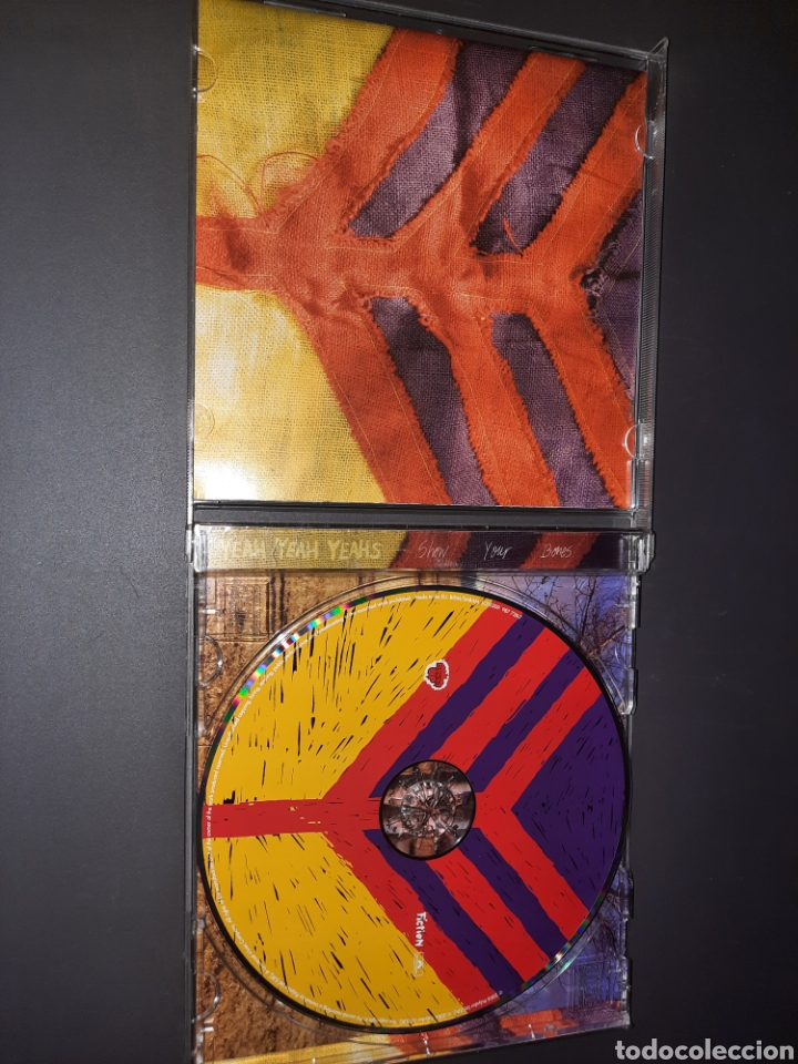 CDs de m&uacute;sica: CD YEAH YEAH YEAHS, SHOW YOUR BONES. 2006 POLYDOR - Foto 3