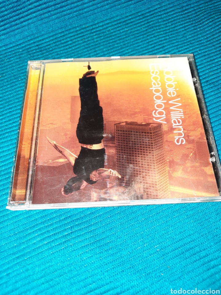 CDs de m&uacute;sica: CD ROBBIE WILLIAMS ESCAPOLOGY. 2002 - Foto 1