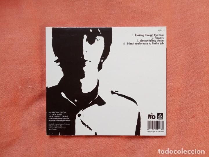 CDs de m&uacute;sica: DELUXE - LOOKING THROUGH THE HOLE - CD SINGLE 2002 - Foto 2