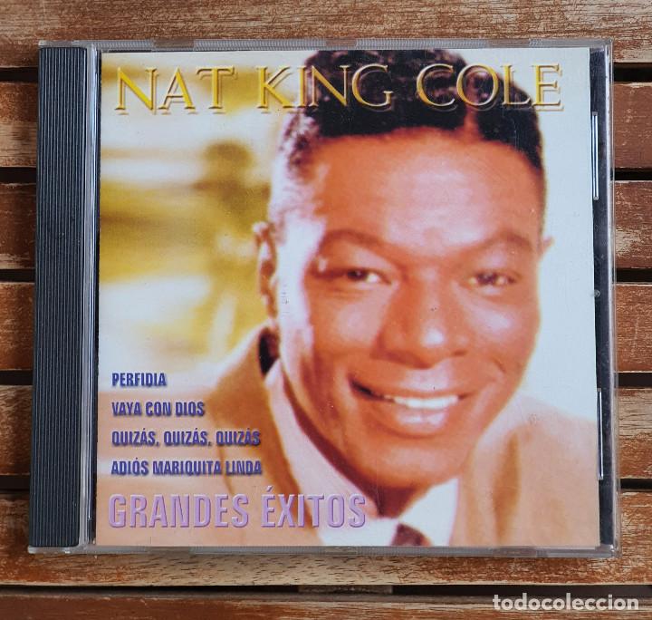 CDs de m&uacute;sica: CD - COMPACT DISC - NAT KING COLE - GRANDES &Eacute;XITOS - 2001 - Foto 1