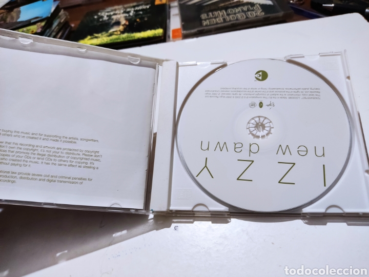 CDs de m&uacute;sica: CD izzy new dawn - Foto 2