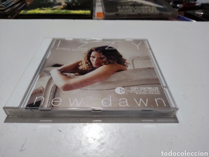 CDs de m&uacute;sica: CD izzy new dawn - Foto 1