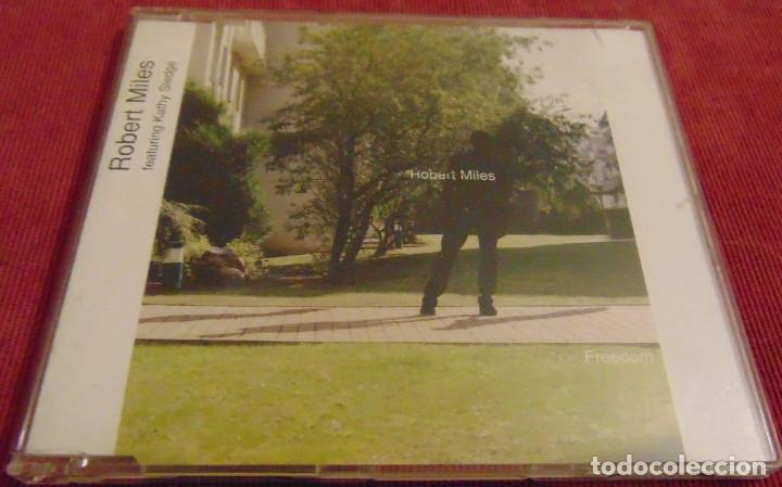 CDs de m&uacute;sica: Robert Miles Featuring Kathy Sledge &ndash; Freedom - CDSINGLE 1997 - Foto 1