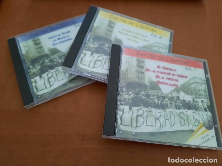 CD di Musica: CANTOS DE LIBERTAD 1-2 Y 3. 3 CDS EN BUEN ESTADO. EN CAJA DE CARTON. JABAL&Oacute;N Y COBRA