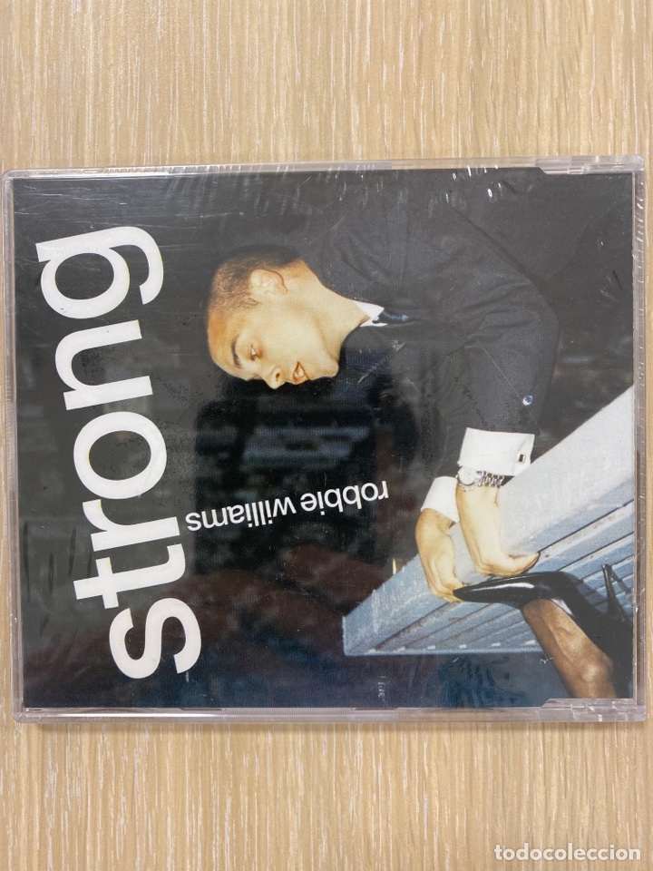 CDs de m&uacute;sica: CD Robbie Williams - Strong - Foto 1