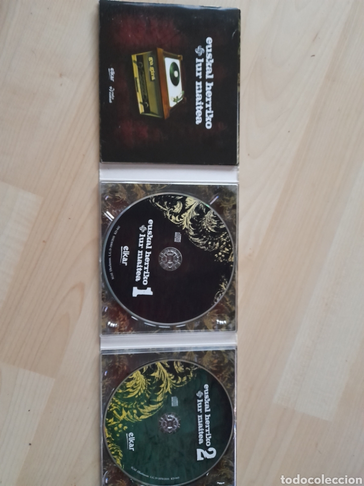 CDs de m&uacute;sica: Euskadi Herriko Lur Maitea. . 2 CDs y libro - Foto 3