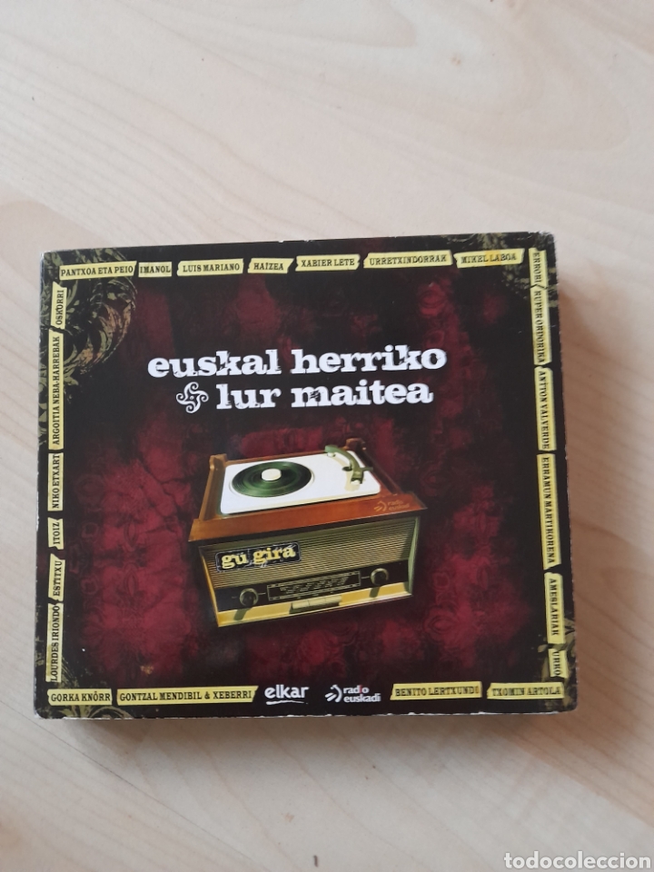 CDs de m&uacute;sica: Euskadi Herriko Lur Maitea. . 2 CDs y libro - Foto 1