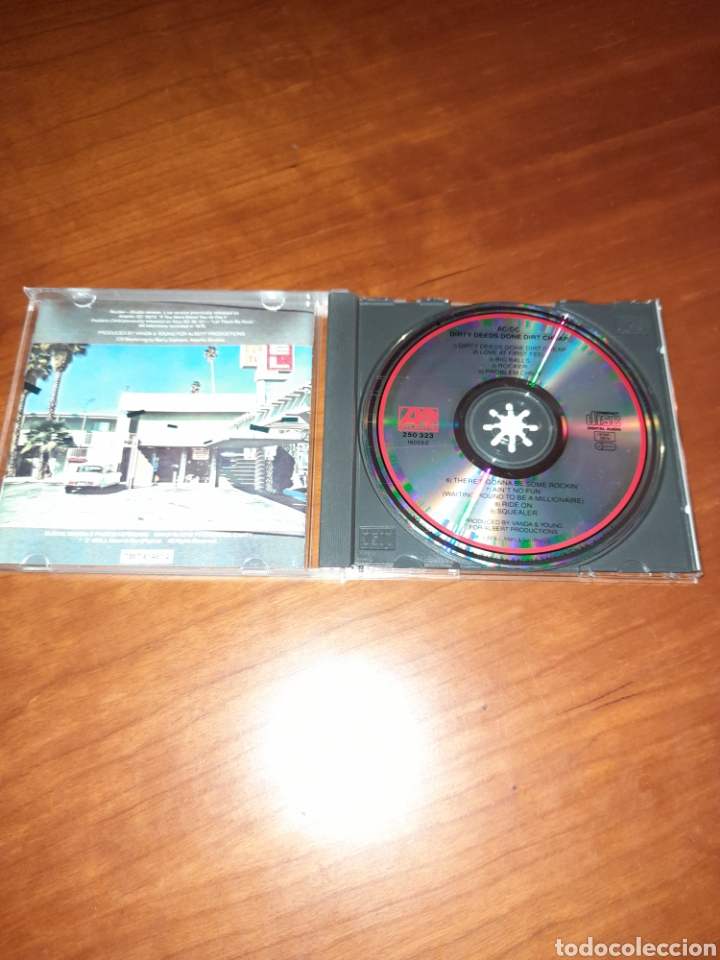 CDs de m&uacute;sica: AC DC Dirty Deeds done dirt cheap Cd - Foto 3