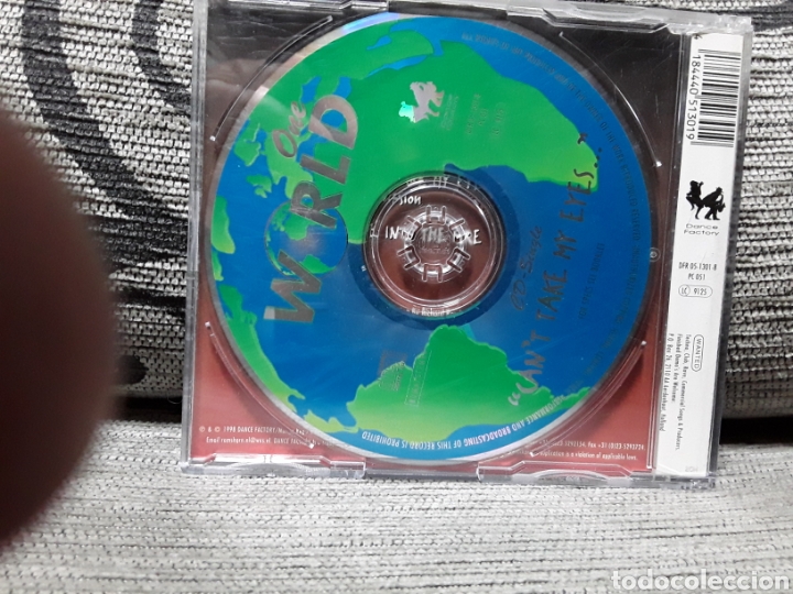 CDs de m&uacute;sica: One World &lrm;&ndash; &rdquo;Cant Take My Eyes...&rdquo; - Foto 2