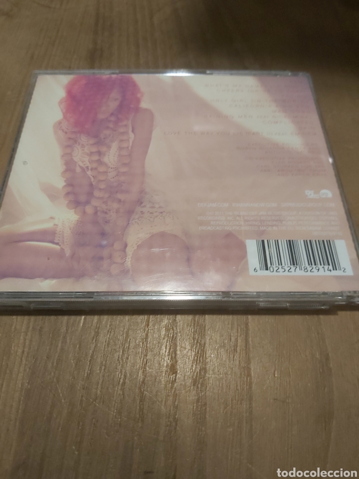 CDs de m&uacute;sica: CD RIHANNA loud - Foto 2