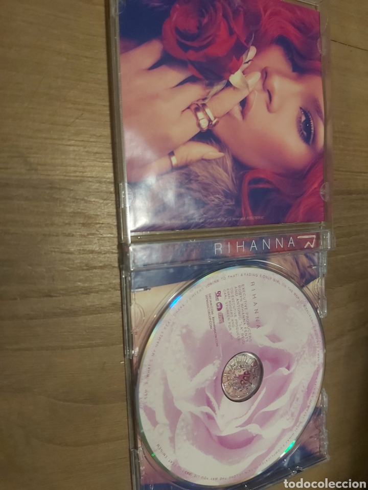 CDs de m&uacute;sica: CD RIHANNA loud - Foto 3