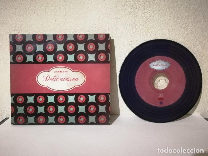 CDs de m&uacute;sica: CD ORIGINAL - DELICATESSEN 2005 2010 - VARIOS - Foto 1