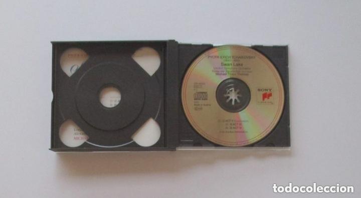 CDs de m&uacute;sica: TCHAIKOVSKY SRVAN LAKE - MICHAEL TILSON THOMAS DOS - Foto 3