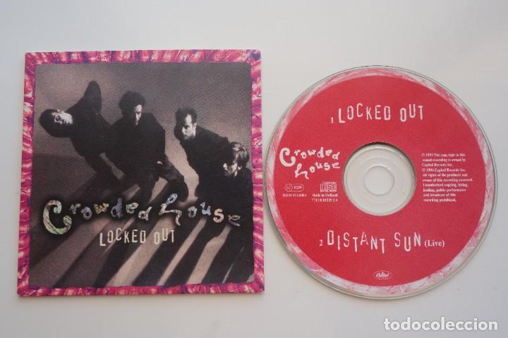 CDs de m&uacute;sica: CROWDED HOUSE: Locked Out. CD SINGLE. 2 TEMAS - Foto 1