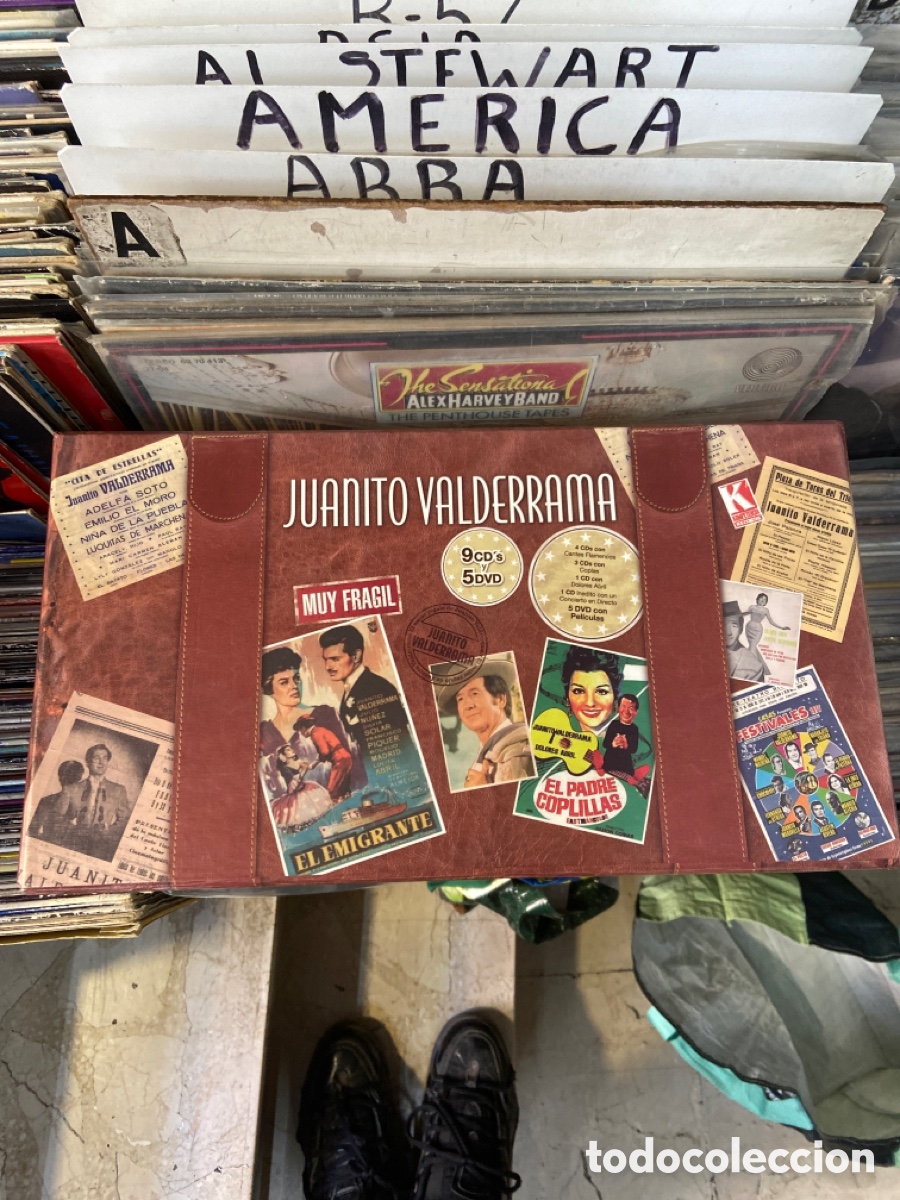CDs de M&uacute;sica: maleta juanito valderrama,9 cds y 5 dvds con peliculas