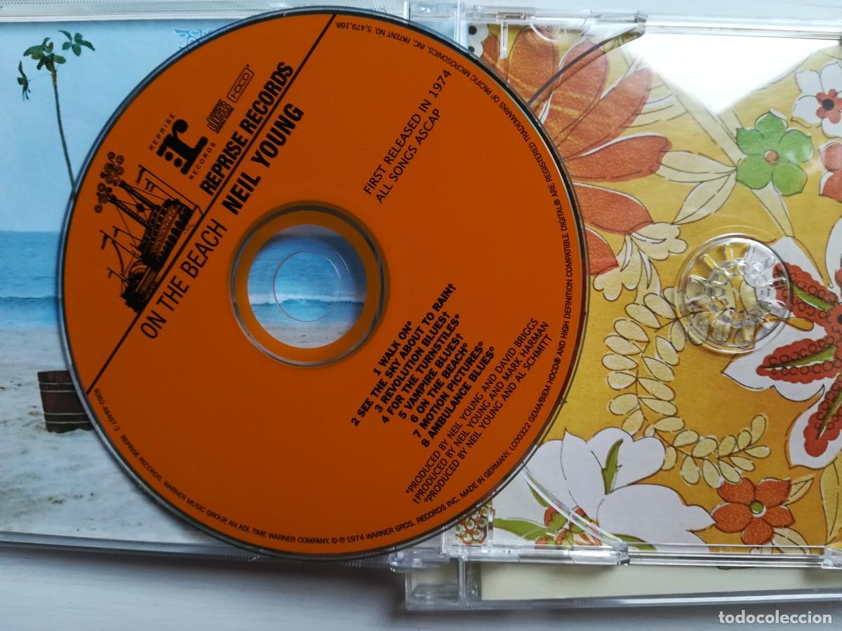 CDs de m&uacute;sica: Neil Young. On the beach. CD - Foto 3
