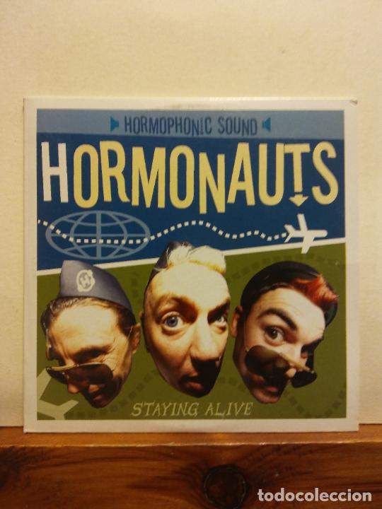 CDs de m&uacute;sica: CD. HORMONAUTS. STAYING ALIVE - Foto 1