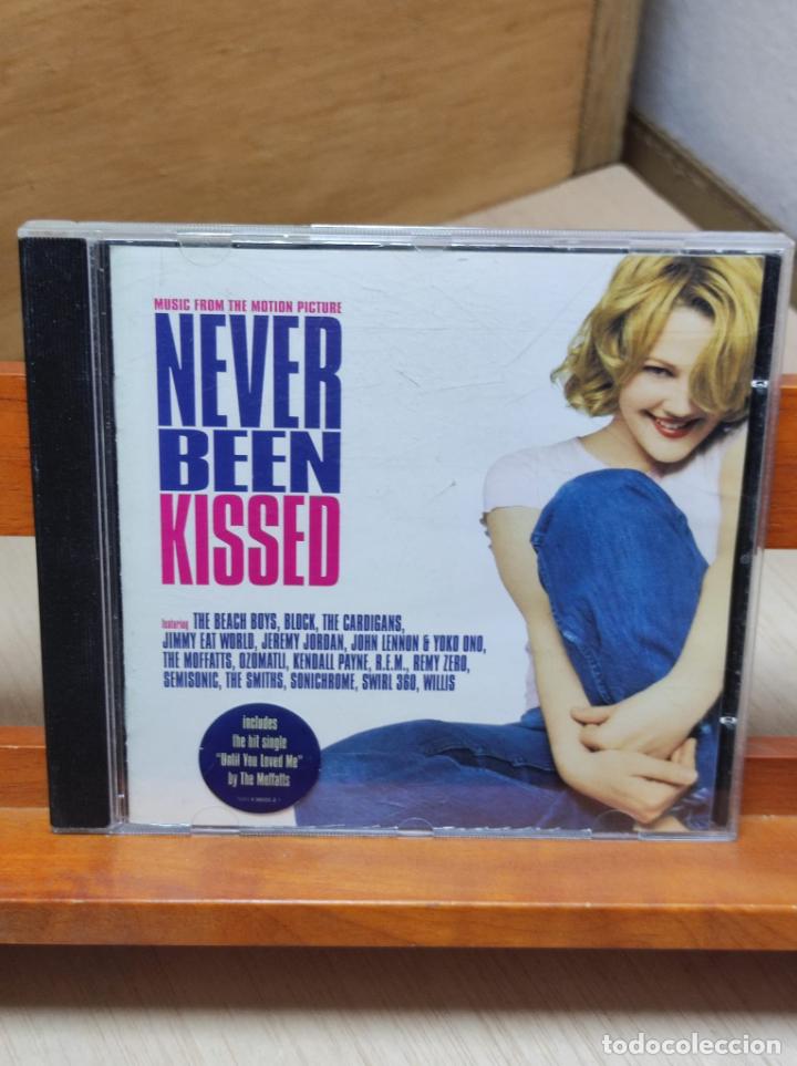 CDs de m&uacute;sica: CD - NEVER BEEN KISSED - BSO (A46) - Foto 1