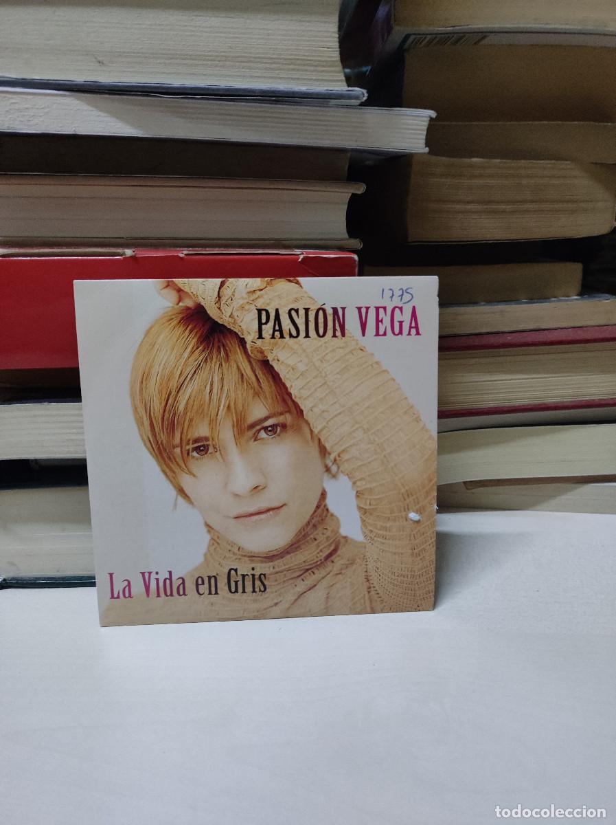 CDs de m&uacute;sica: Pasi&oacute;n Vega &ndash; La Vida En Gris - Foto 1