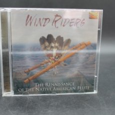 CDs de Música: WIND RIDERS THE RENAISSANCE OF THE NATIVE AMERICAN FLUTE CD. Lote 400613244
