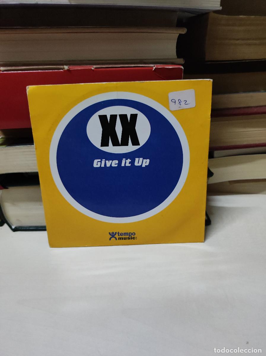 CDs de m&uacute;sica: XX &ndash; Give It Up - Foto 1