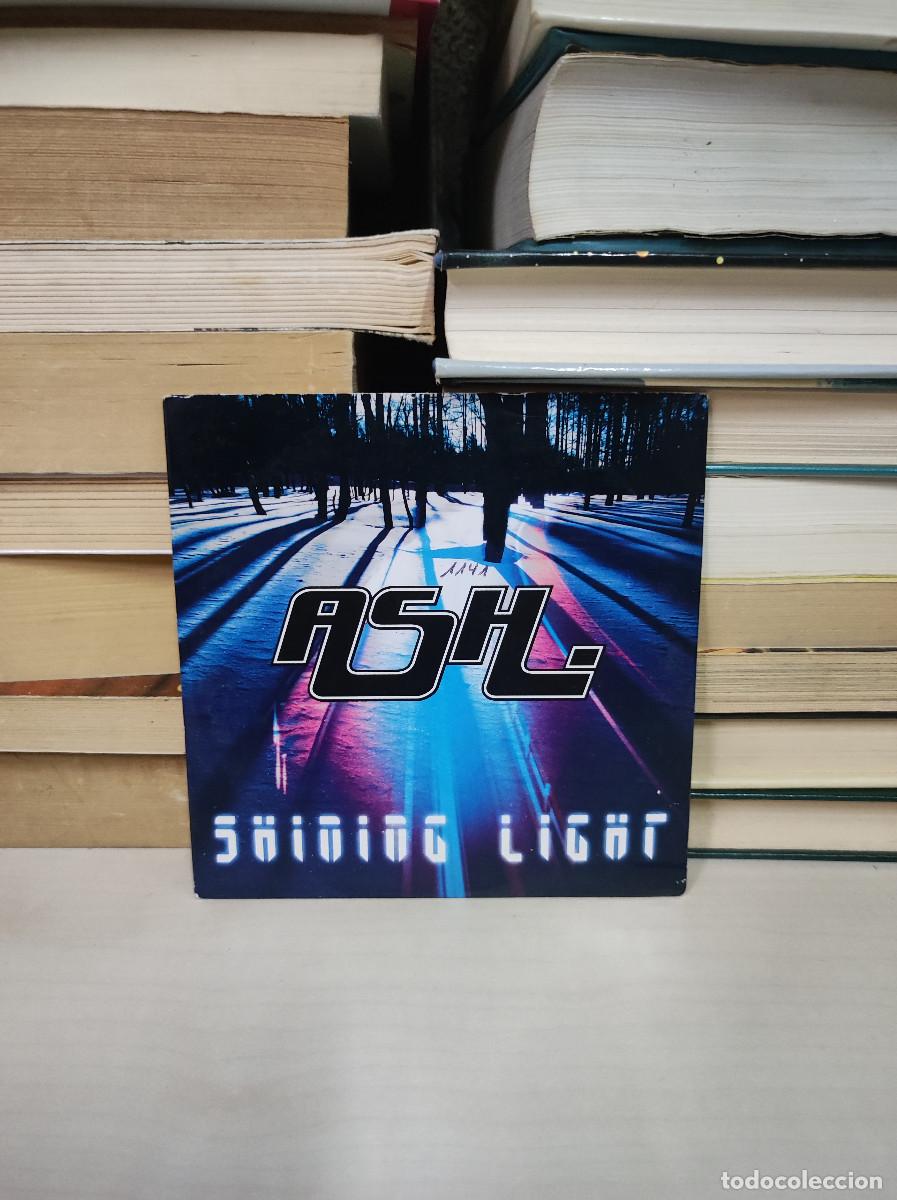 CDs de m&uacute;sica: Ash &ndash; Shining Light - Foto 1