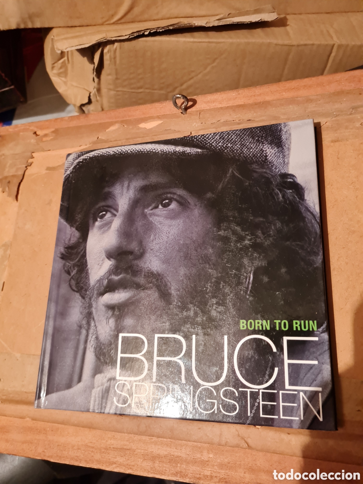 CDs de m&uacute;sica: CD Y LIBRO BRUCE SPRINGSTEEN-BORN TO RUN - Foto 1
