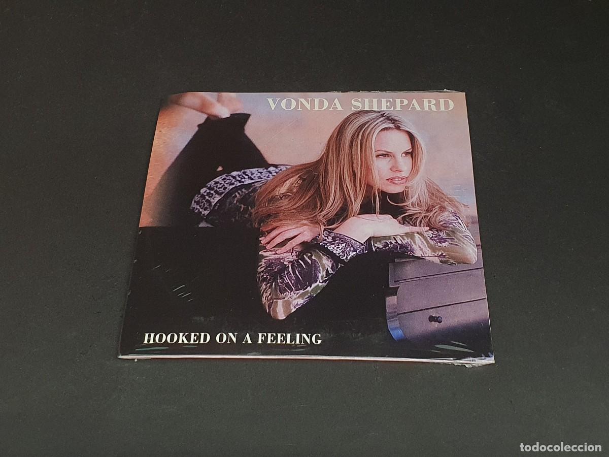 CDs de m&uacute;sica: CD SINGLE PRECINTADO - VONDA SHEPARD - HOOKED ON A FEELING - 1998 - Foto 1