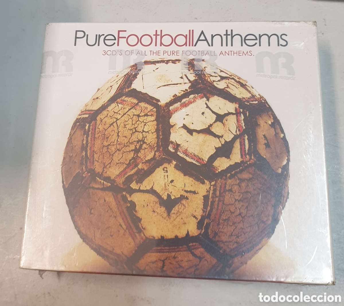 CDs de m&uacute;sica: Pure football anthems. (Himnos de f&uacute;tbol). Triple cd. NUEVO