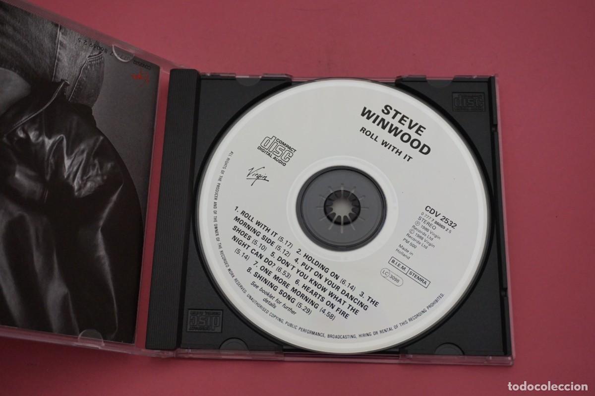 CDs de m&uacute;sica: CD/ STEVE WINWOOD - ROLL WITH IT - Foto 2