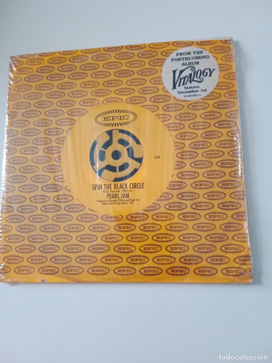 CDs de m&uacute;sica: CD PEARL JAM - SPIN THE BLACK CIRCLE - Foto 1