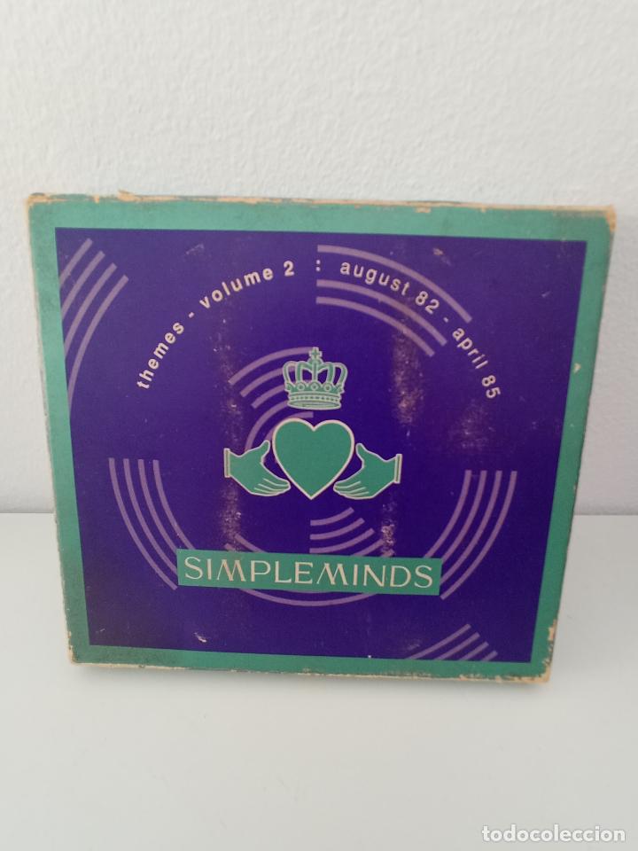CDs de m&uacute;sica: Simple Minds &lrm;&ndash; Themes - Volume 2 : August 82 - April 85 - BOX 5 CDs - Foto 1