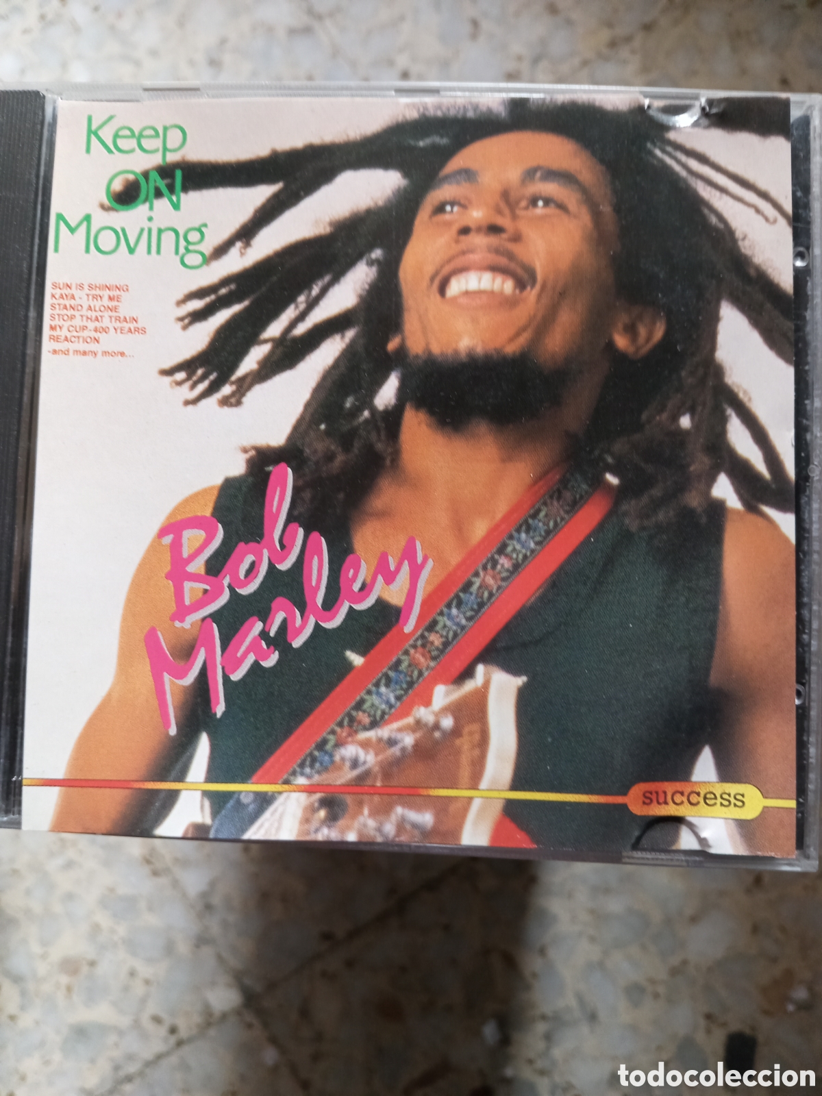 CDs de m&uacute;sica: CD BOB MARLEY KEEP ON MOVING - Foto 1