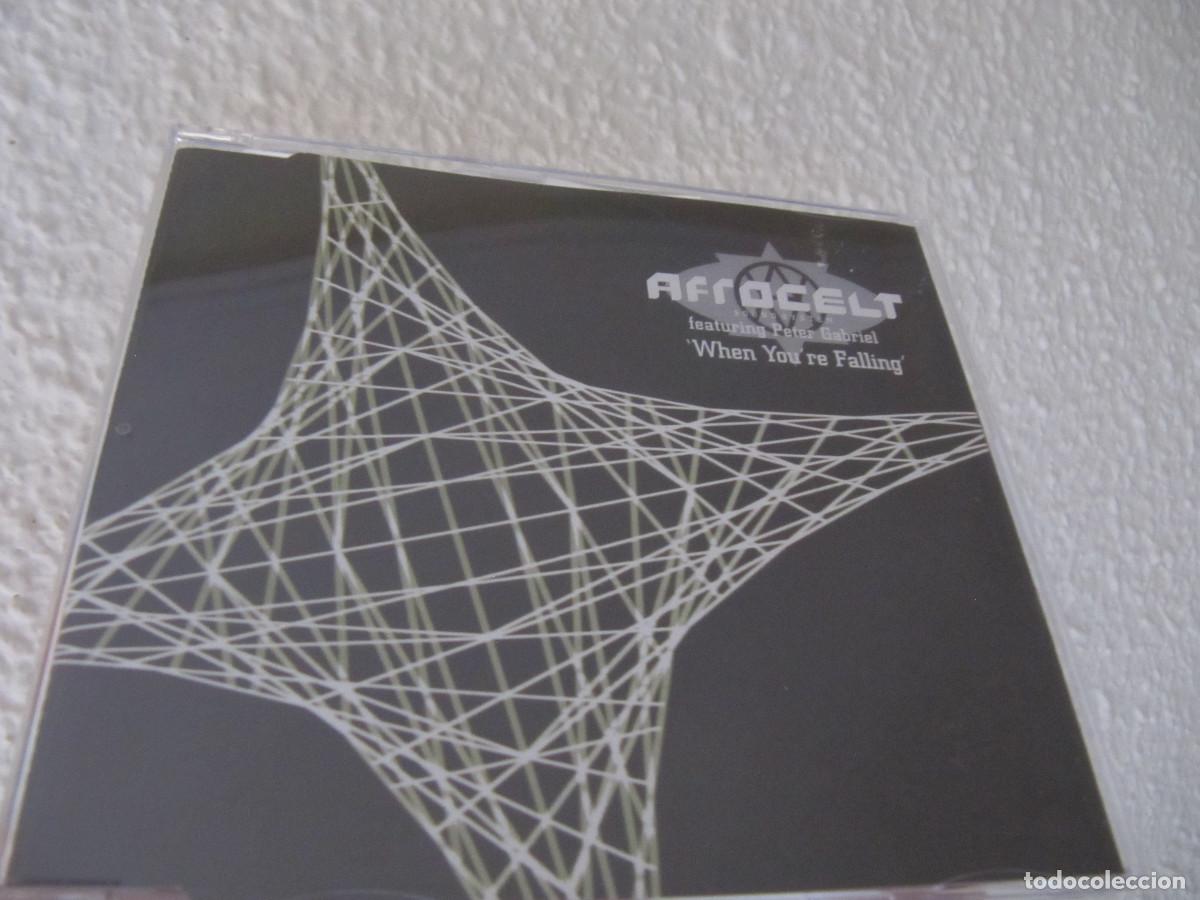 CDs de m&uacute;sica: AFROCELT SOUND SYSTEM FEATURING PETER GABRIEL - WHEN YOU ARE FALLING CD SINGLE - Foto 1