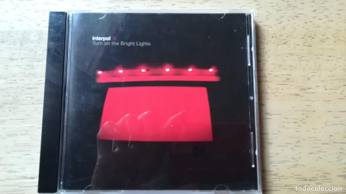 CDs de m&uacute;sica: Interpol. Turn on the bright lights. CD - Foto 1